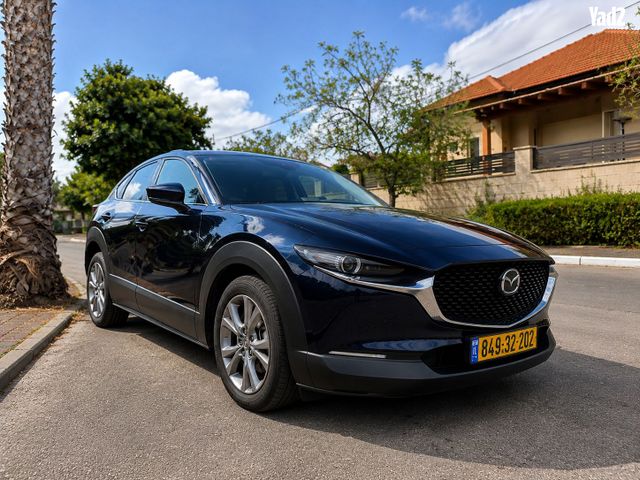 מודעת רכב מאזדה CX-30