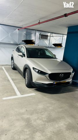 מודעת רכב מאזדה CX-30