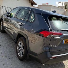 מודעת רכב טויוטה RAV4