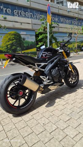 מודעת רכב טריומף Speed Triple RS