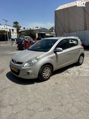 מודעת רכב יונדאי i20