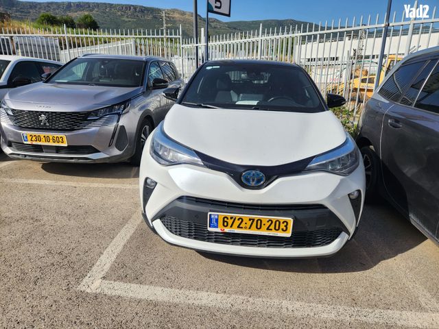מודעת רכב טויוטה C-HR