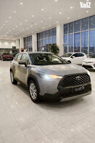 מודעת רכב טויוטה קורולה קרוס 1