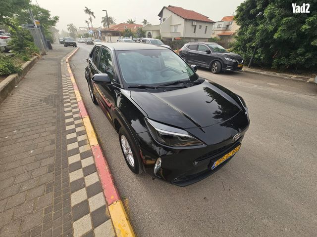 מודעת רכב טויוטה יאריס קרוס