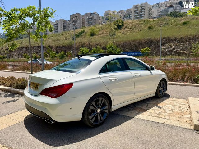 מודעת רכב מרצדס-בנץ CLA 1