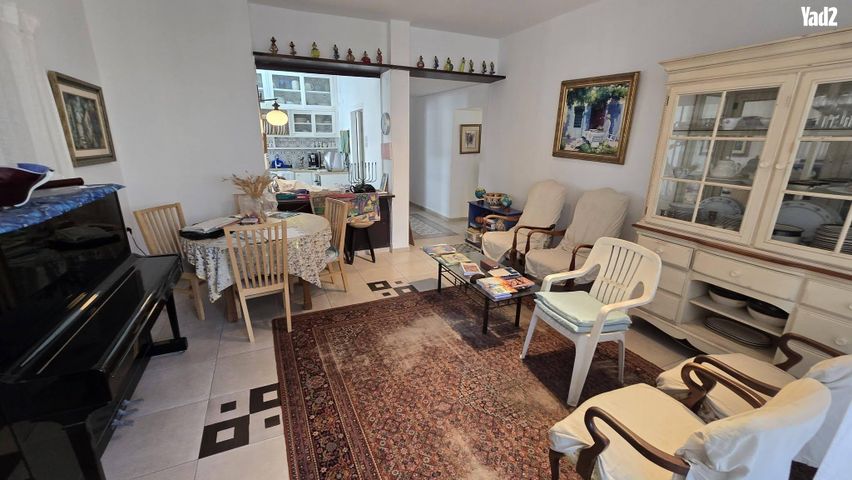 בוגרשוב 83