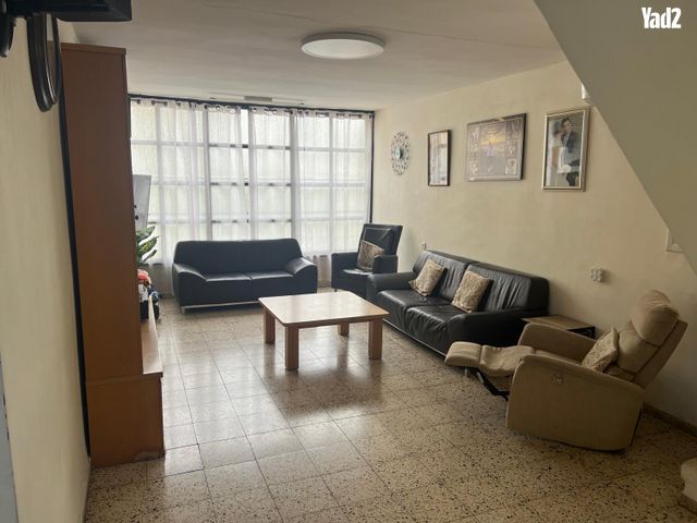 אליעזר יפה 27