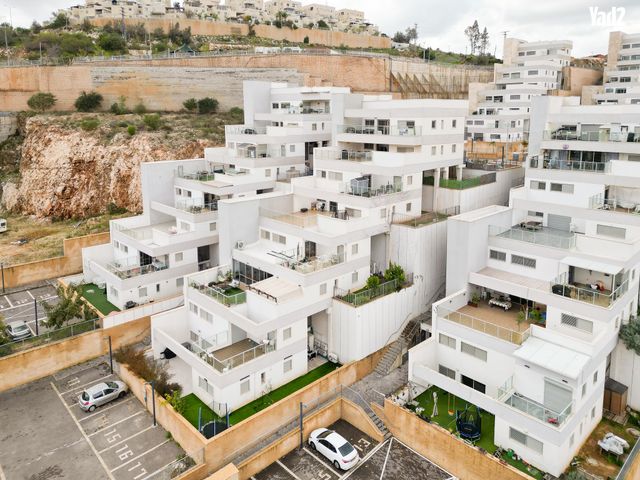 ניצנים 