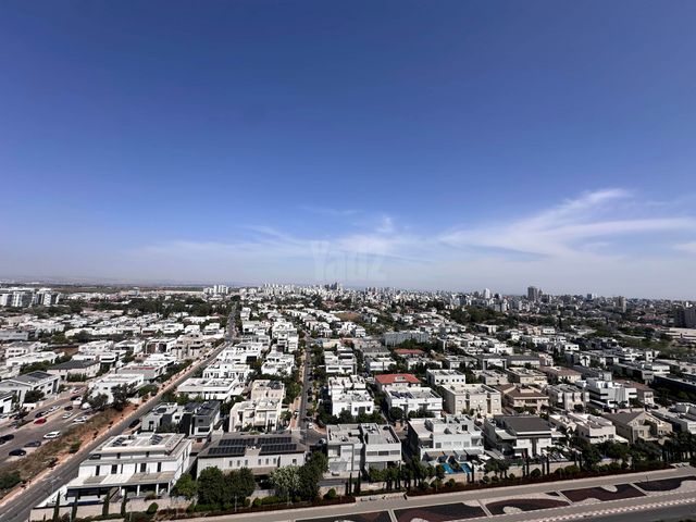 שולמית אלוני 