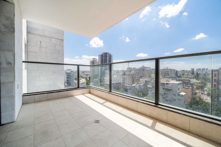 דרך זאב ז'בוטינסקי 8
