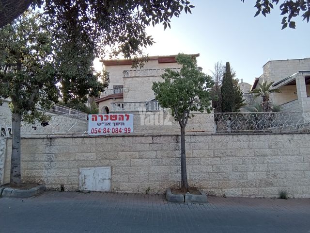נחום אהרנפלד 