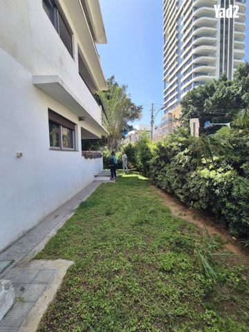 אסתר המלכה 