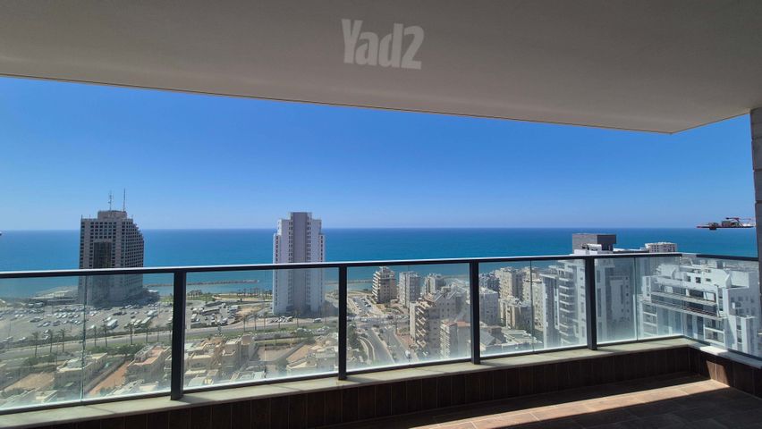 תמונה 8 של דירת 5 חדרים להשכרה בנתניה