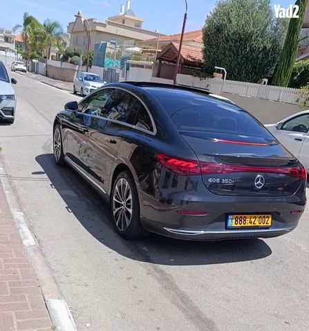 מודעת רכב מרצדס-בנץ EQE