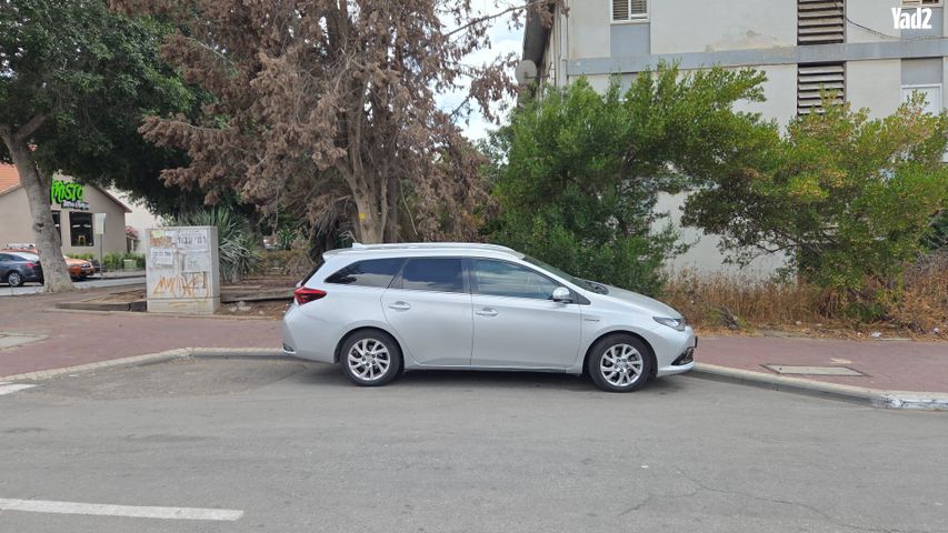 מודעת רכב טויוטה אוריס