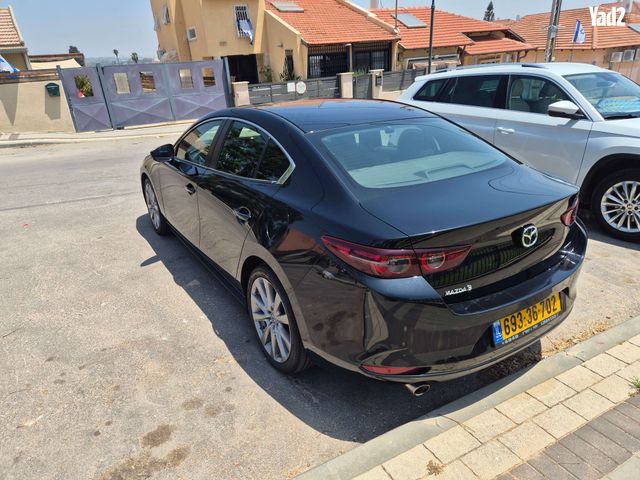 מודעת רכב מאזדה 3