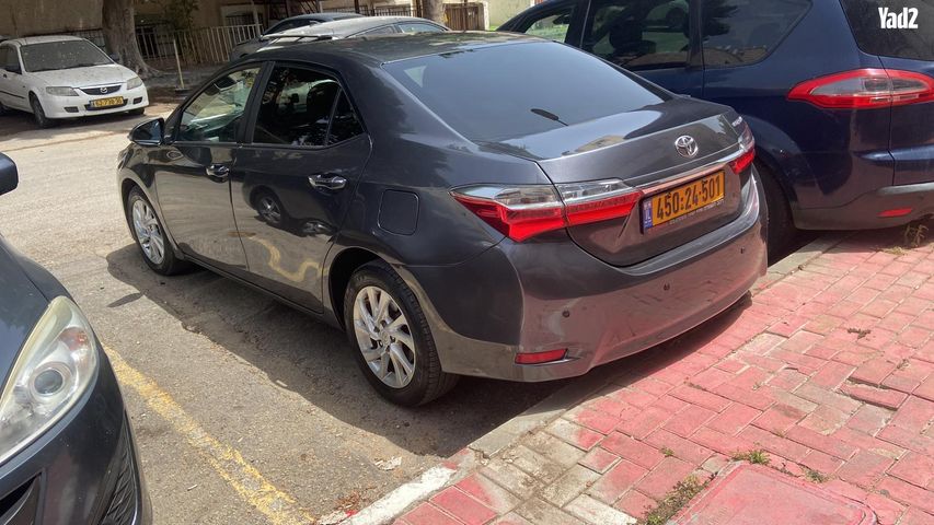 מודעת רכב טויוטה קורולה