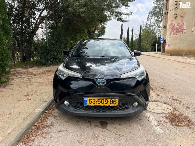 מודעת רכב טויוטה C-HR