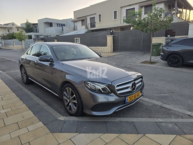 מודעת רכב מרצדס-בנץ E-class