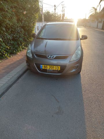 מודעת רכב יונדאי i20