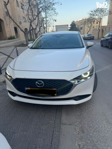 מודעת רכב מאזדה 3