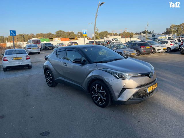 מודעת רכב טויוטה C-HR