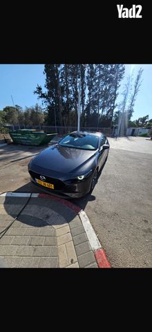 מודעת רכב מאזדה 3