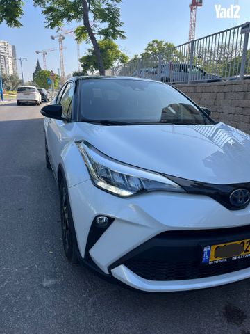 מודעת רכב טויוטה C-HR