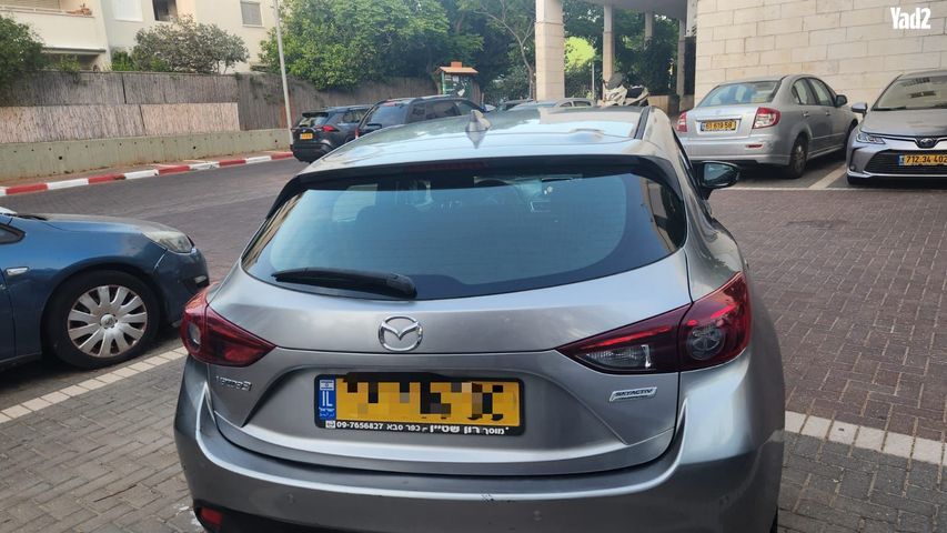 מודעת רכב מאזדה 3