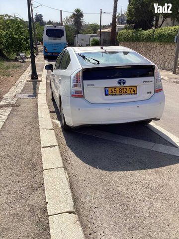 מודעת רכב טויוטה פריוס