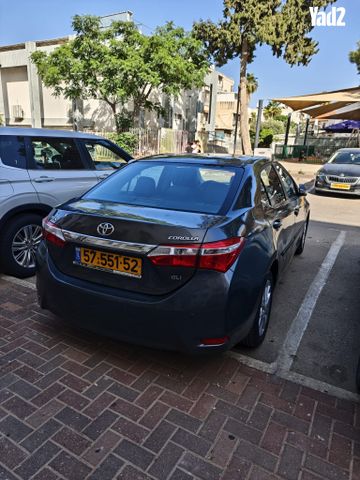מודעת רכב טויוטה קורולה