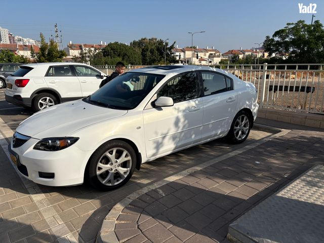 מודעת רכב מאזדה 3