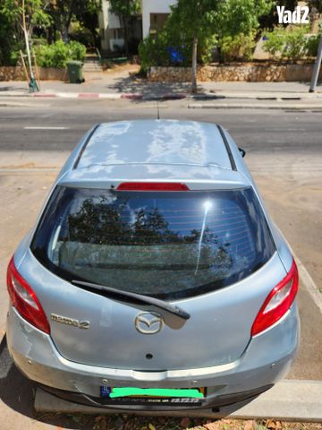 מודעת רכב מאזדה 2