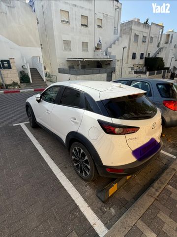 מודעת רכב מאזדה CX-3