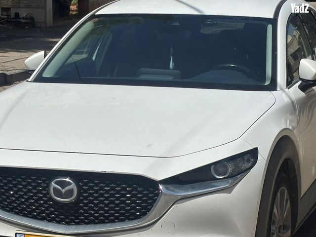 מודעת רכב מאזדה CX-30