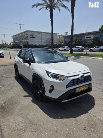 מודעת רכב טויוטה RAV4