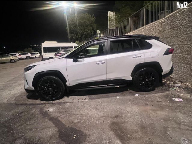 מודעת רכב טויוטה RAV4