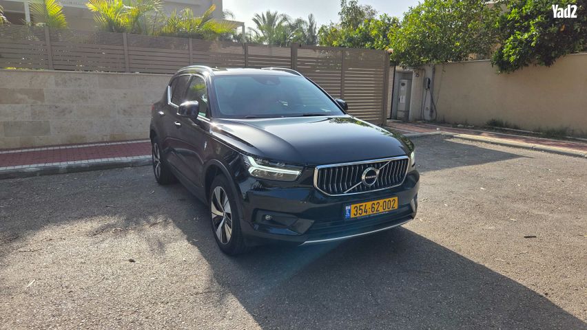 מודעת רכב וולוו XC40