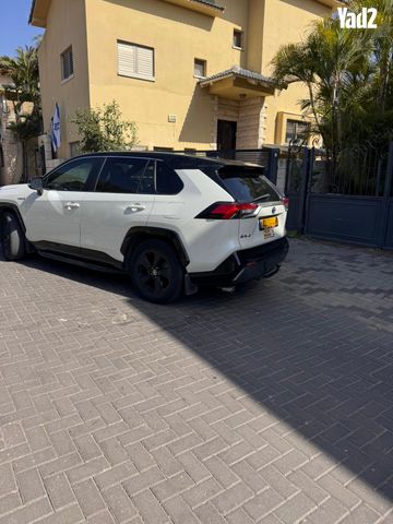 מודעת רכב טויוטה RAV4