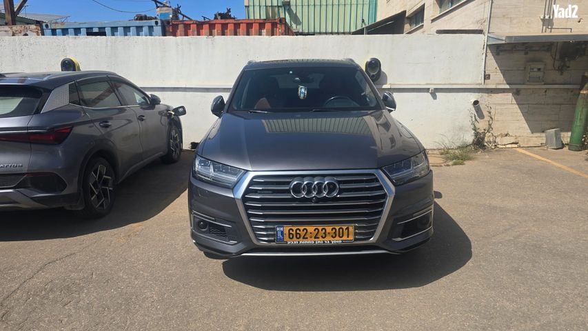 מודעת רכב אאודי Q7
