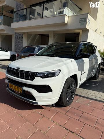 מודעת רכב ג'יפ קומפאס