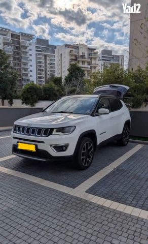 מודעת רכב ג'יפ קומפאס