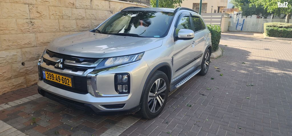 מודעת רכב מיצובישי ASX
