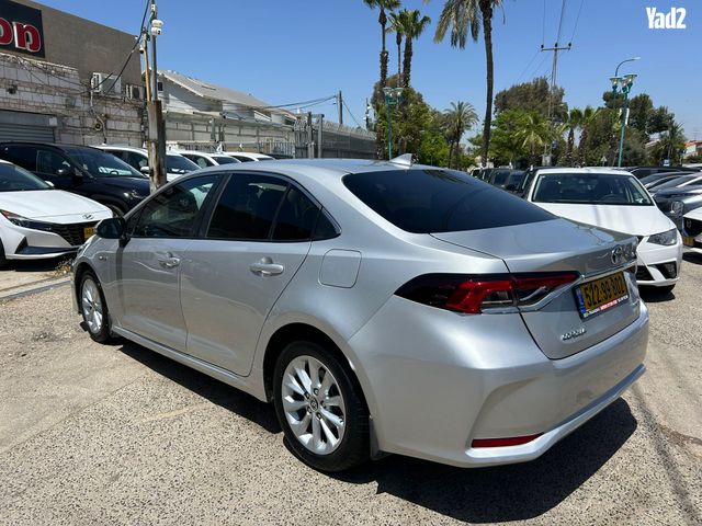 מודעת רכב טויוטה קורולה