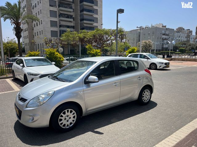 מודעת רכב יונדאי i20
