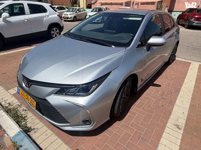 מודעת רכב טויוטה קורולה 1