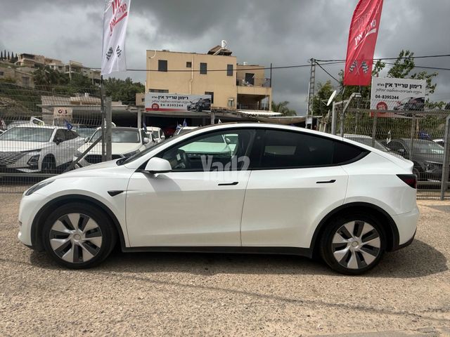 מודעת רכב טסלה מודל Y 2
