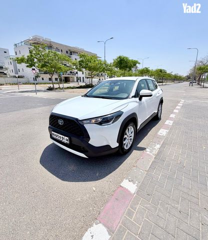 מודעת רכב טויוטה קורולה קרוס