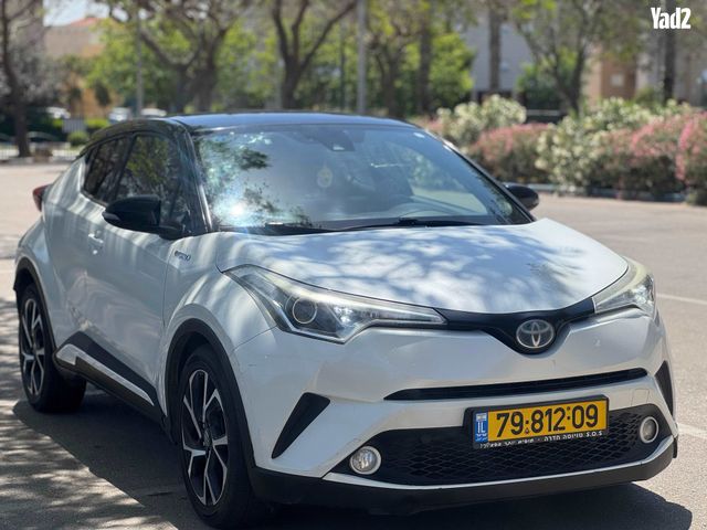 מודעת רכב טויוטה C-HR