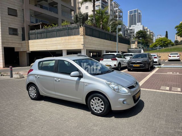 מודעת רכב יונדאי i20